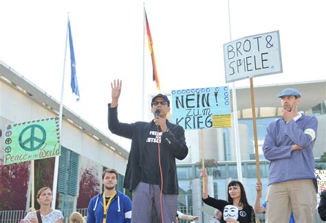 Xavier Naidoo gewinnt “Goldenes Brett vorm Kopf”— Rolling Stone