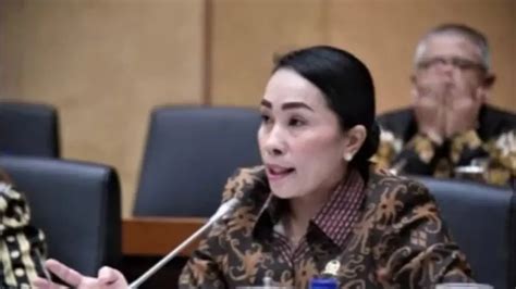 Berita Ratu Wulla Mengundurkan Diri Hari Ini Kabar Terbaru Terkini