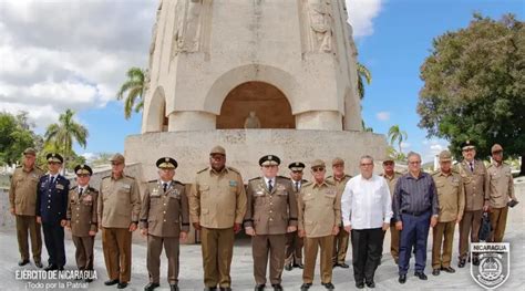 Jefe del Ejército de Nicaragua visita Cuba para rendir honores al