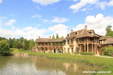 Château De Versailles Le Hameau De La Reine La Maison De La Reine