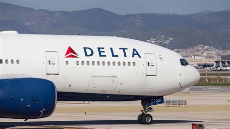 Delta Air Lines Upgrades Just Got Easier And More Affordable | Condé ...