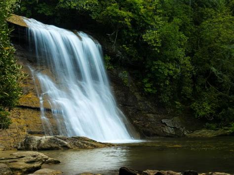 Hike To These Amazing Western North Carolina Waterfalls Near Cashiers