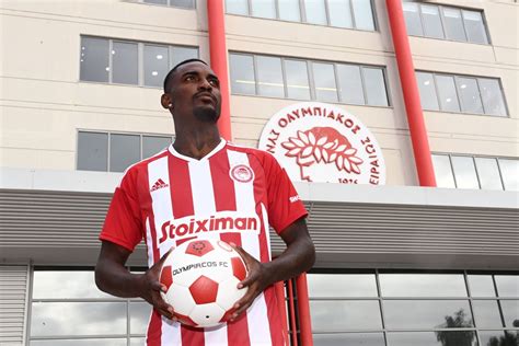 Olympiacos Anuncia Contrata O Do Lateral Esquerdo Ramon Ex Flamengo