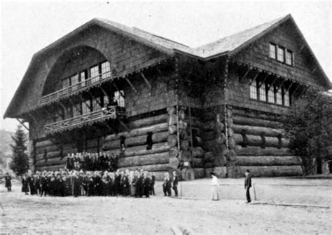 The Worlds Largest Log Cabin The History Of The Forestry Building In