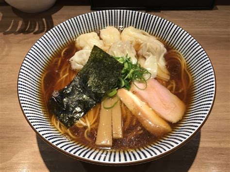 【今週のラーメン4316】 中華soba いそべ （東京・矢口渡） 黒旨特製ワンタン麺 大盛 〜ひと駅過ぎれば、ゆったり食える！質実崇高八雲