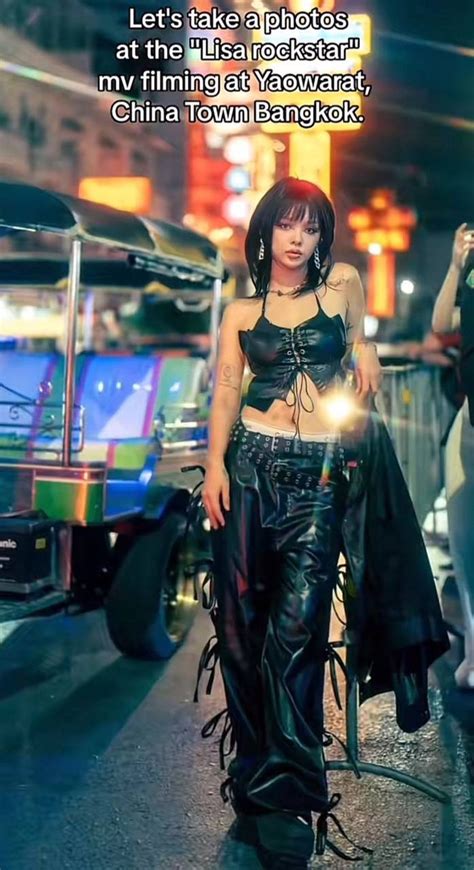 Ninh Dương Lan Ngọc Tiểu Vy rủ nhau check in ở phố hot nhất Thái Lan thì ra là theo lời mời