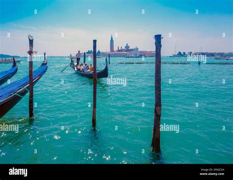 Gondola Gondolas Hi Res Stock Photography And Images Alamy