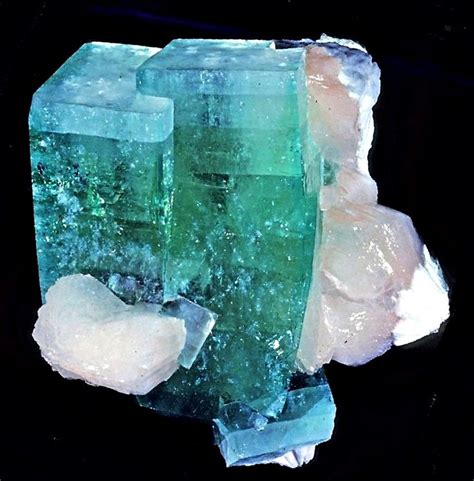 Pin By Eigil On Gems And Minerals Rocks And Minerals Gems And