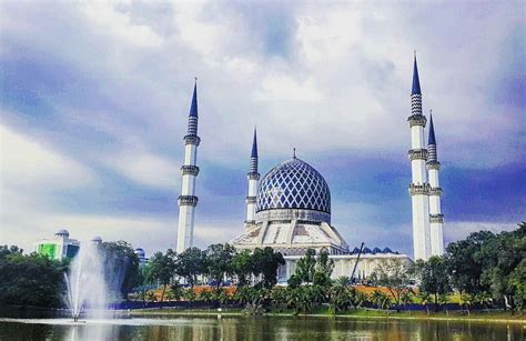 Sultan Salahuddin Abdul Aziz Shah Mosque Shah Alam