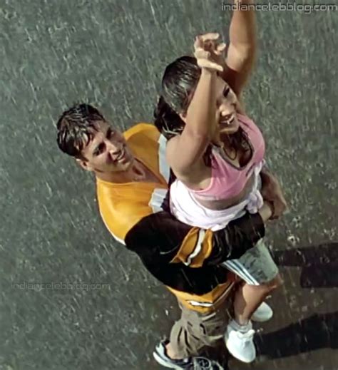 Lara Dutta Bollywood Actress Ad7 Hot Cleavage Hd Caps Indiancelebblog