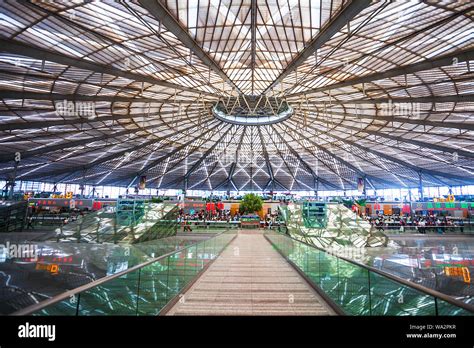 Shanghai South Railway Station Waiting Area Landscape Stock Photo Alamy