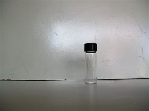Flacone 4 ml. | Enotecnica Albese: enologia, apicoltura, agricoltura