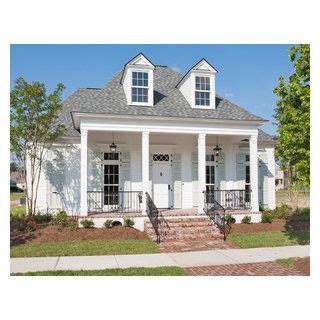 New Orleans Inspired Front Porch and Private Courtyard for great ...