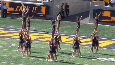 Uc Berkeley Cheerleaders