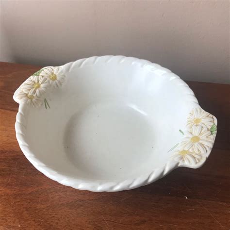 Vintage Metlox Poppy Trail Sculptured Daisy Serving Bowl Basket Weave