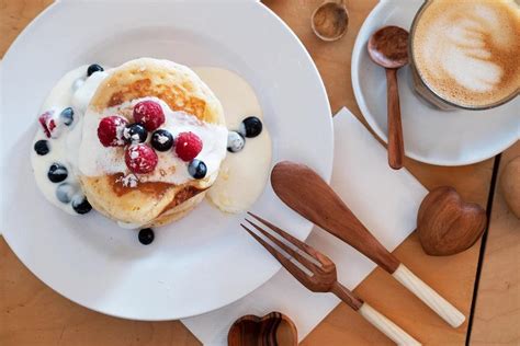 Pancake Day Traditions From Around the World – AARVEN