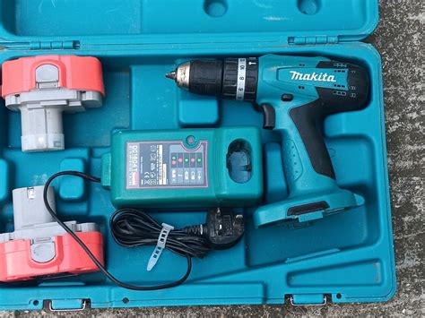 Makita 8391D 18V Cordless Combi Drill 2 Batteries CHARGER CASE