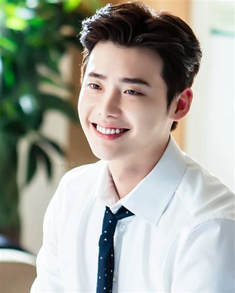 Lee Jong Suk On While You Were Sleeping You Were Unreachable Di 2019