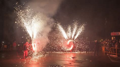 Valencia Dispara Dos Castillos De Fuegos Artificiales Este Fin De