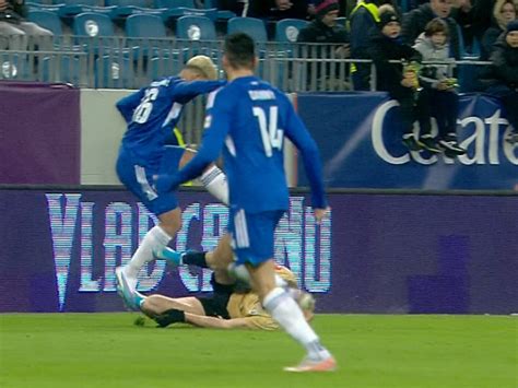 Adam Nemec Fault Horror La U Craiova Fc Voluntari Arbitrul L