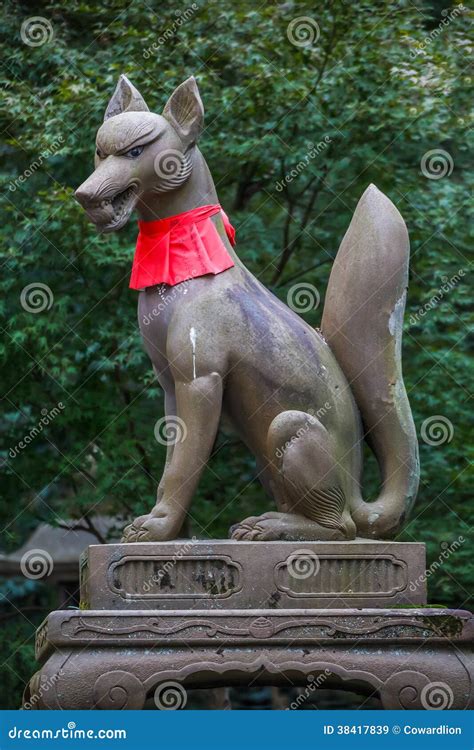 Kitsune Sculpture At Fushimi Inari Taisha Shrine In Kyoto Royalty Free