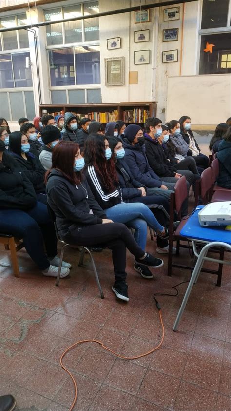 CHARLA ESCUELA DE ESPECIALIDADES FACH Colegio