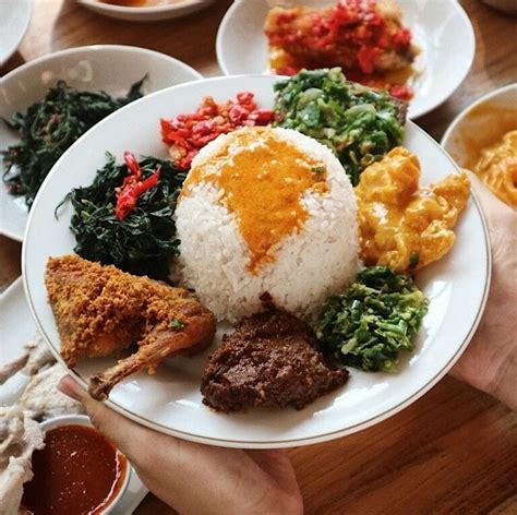 Nasi Padang Makanan Populer Kaya Rempah Dan Menggugah Selera