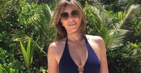 Galerija Elizabeth Hurley Ima Sjajno Figuru A Za Taj Rezultat