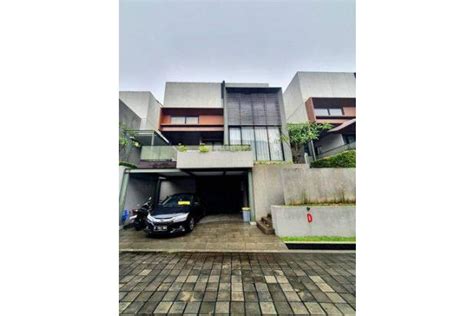 Rumah Cantik Lantai Dalam Townhouse Karya Arsitek Ternama Di Bintaro