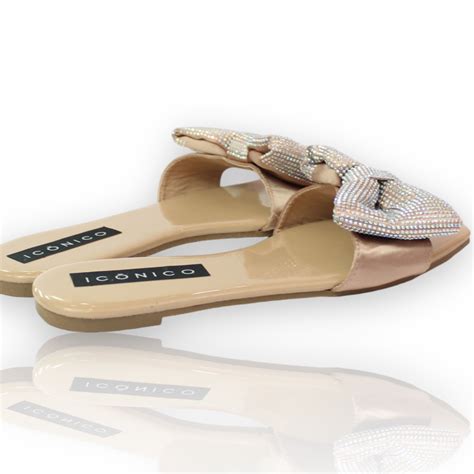 Dania Nude – ICŌNICO