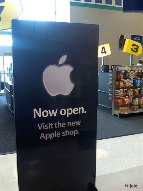 Some Best Buy Stores Fitted With Snazzy New Apple Displays Photos