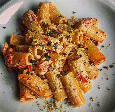 Rigatoni Con Pesto Di Pistacchi Pomodorini E Zafferano Habemus Fame