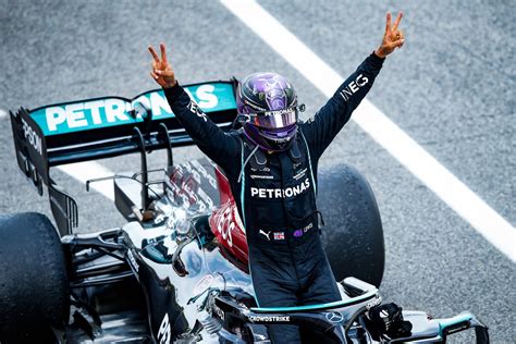 Hamilton eyes new Mercedes deal before F1 break - Motorsport Week