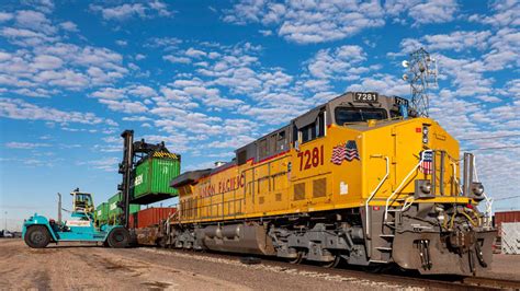 Union Pacific opens Phoenix intermodal facility - Trains