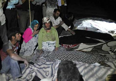 Más de 250 muertos y miles de heridos por dos terremotos en Irán