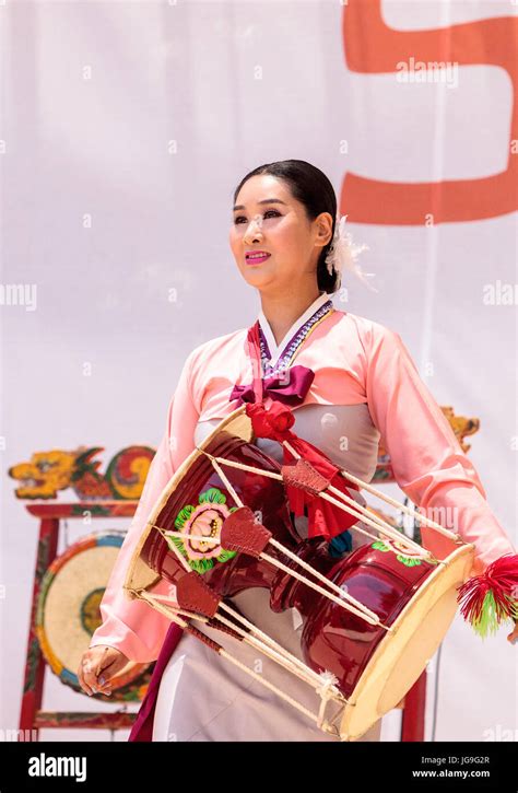 San Diego Ca Usa July 1 2017 Korean Drum Dance Performed At The