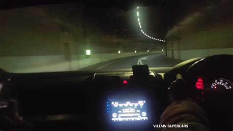 WORLD S LOUDEST Volkswagen Golf R32 Wakes Up London Straight Piped