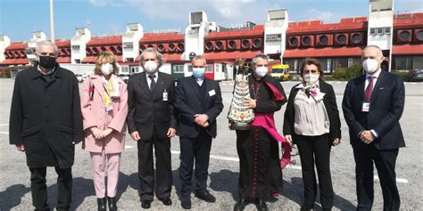 La Statua Della Madonna Di Loreto Arriva All Aeroporto Di Lamezia