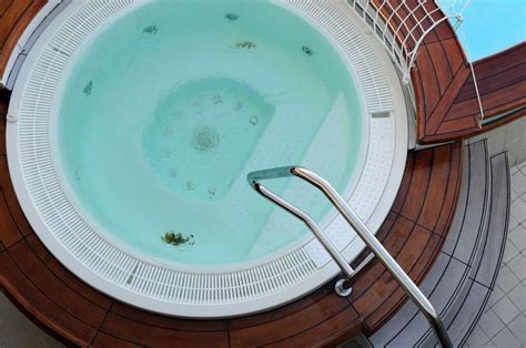 Saltwater Vs Chlorine Hot Tubs Is Chlorine The Only Solution