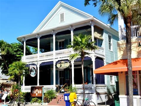 19 Cant Miss Shops And Restaurants On Duval Street Key Wests Hotspot