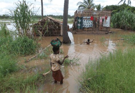 Perdite E Danni Impatti Dei Cambiamenti Climatici Su PIL Di Paesi Poveri