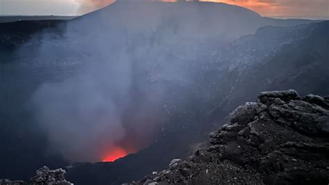 The land of volcanoes - Steppes Travel