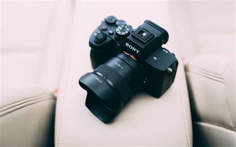 【顾俊】性价比爆表的apsc镜头索尼11mm F1 8！但却要配索尼a74？！ 哔哩哔哩