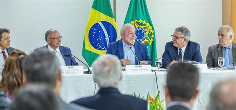 Lula argumenta que fazer contenção de despesas mostra descompromisso