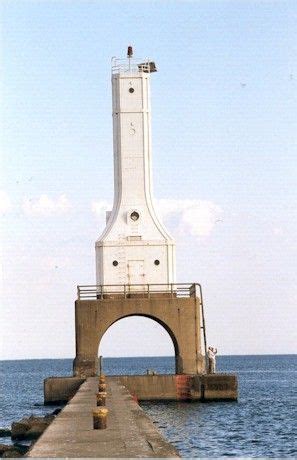 Lighthouse in Port Washington WI | Lighthouse pictures, Lighthouse ...