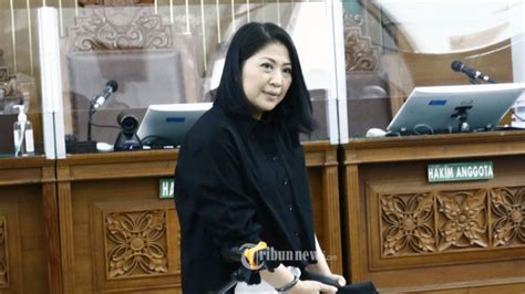 Sorak Pengunjung Sidang Saat Tahu Putri Candrawathi Hanya Dituntut