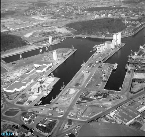 Arkiv Dk Luftfoto Af Odense Havn Der Ses De Tre Havnebassiner Med