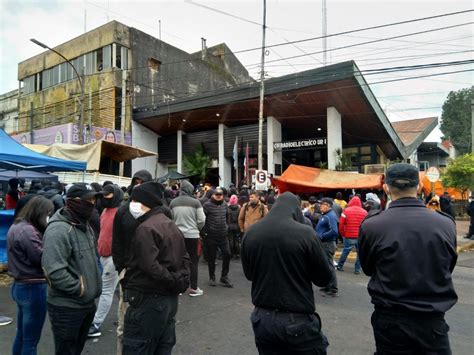 Tercer día de protesta policial en Misiones el acampe continúa en