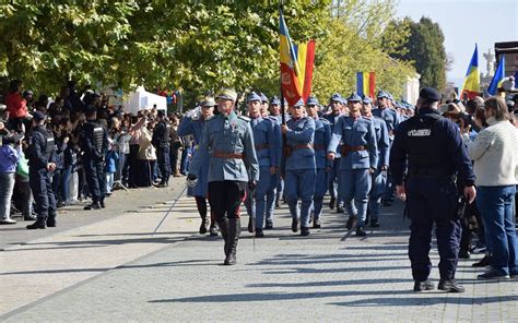 Centenarul Încoronării la Alba Iulia Paradă impresionantă în orașul