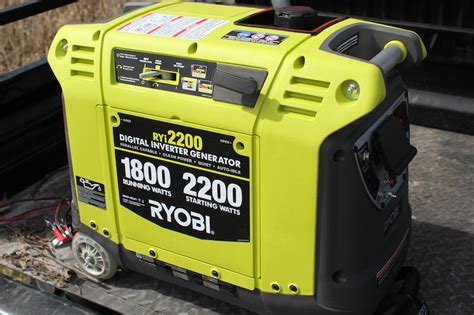 Ryobi RYI2200 2200-Watt Gasoline Powered Digital Inverter Generator ...